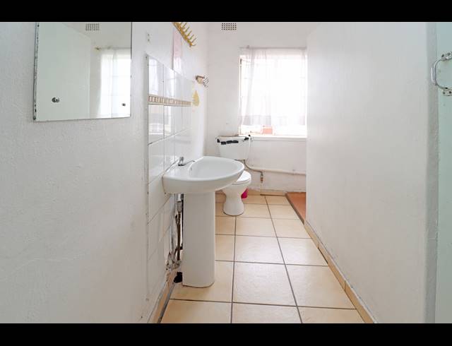 13 BEDROOM HOUSE FOR SALE IN HURST HILL